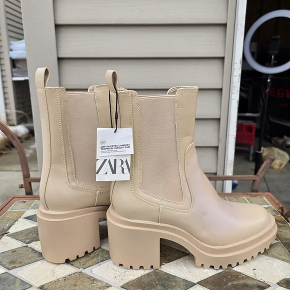 NWT Zara Women's Beige Heeled Boots - Picture 1 of 5
